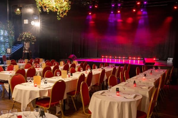 Repas spectacle – Réservation exclusive pour les groupes de 40 personnes et plus.